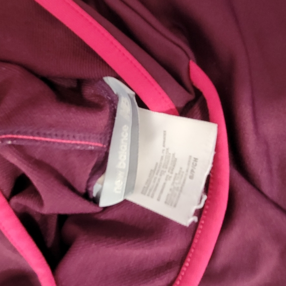 New balance pullover - Picture 3 of 3